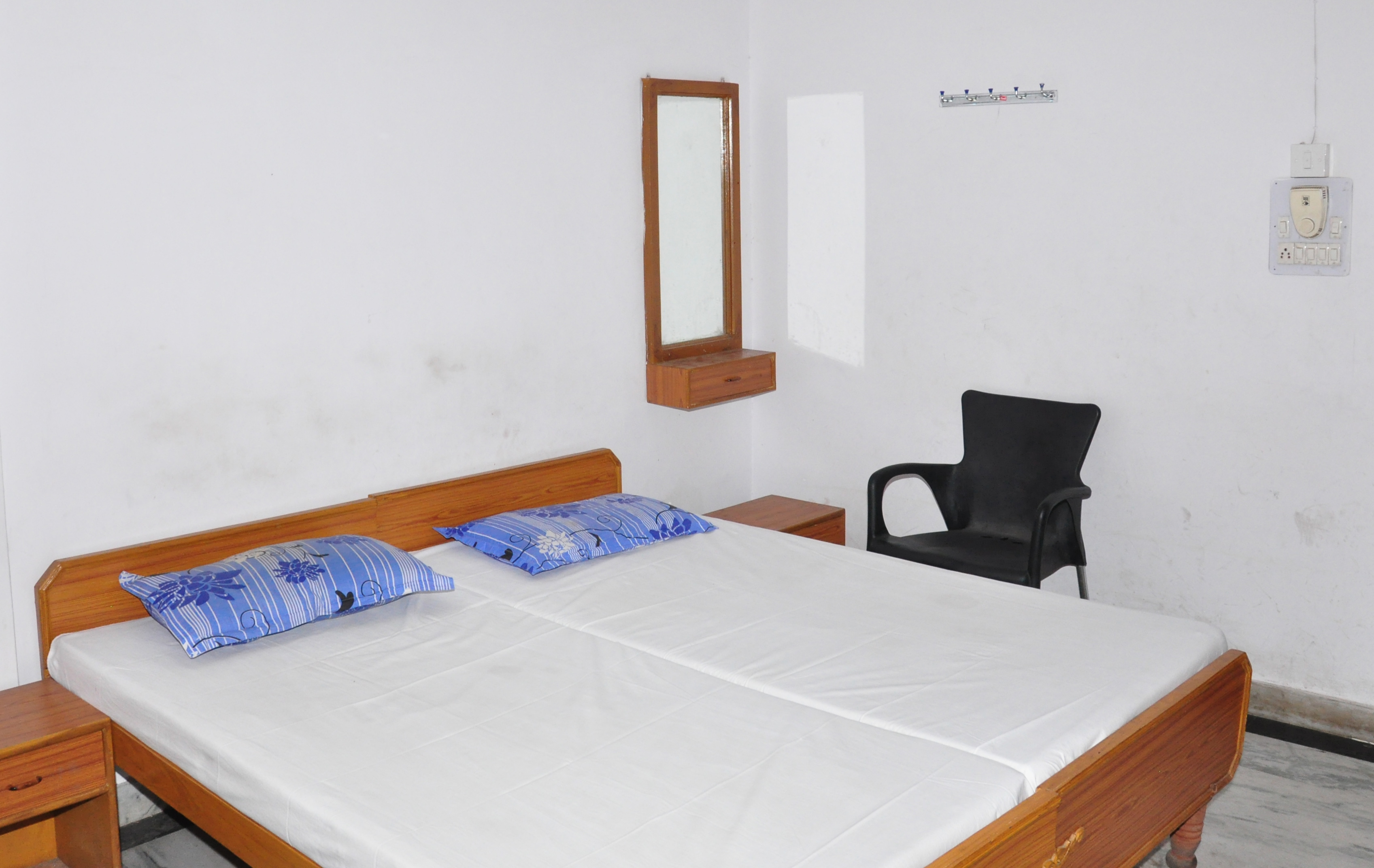 Non A/C Double Bed Room
